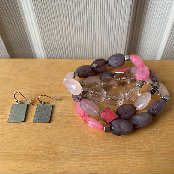 Pink & Gray beaded bracelet with matching earrings - Picture 2 of 5